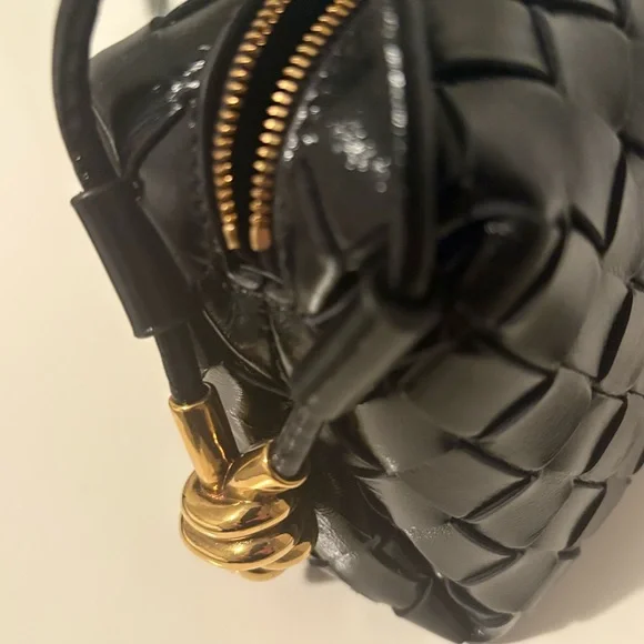 Bottega Veneta Black and Gold Crossbody Bag with Woven Design - Picture 9 of 14